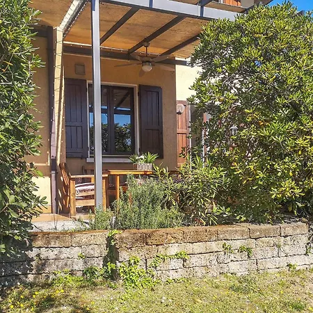 3 Bedroom Amazing In Holiday home Desenzano del Garda