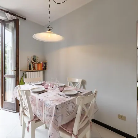 Holiday home 3 Bedroom Amazing In Desenzano del Garda