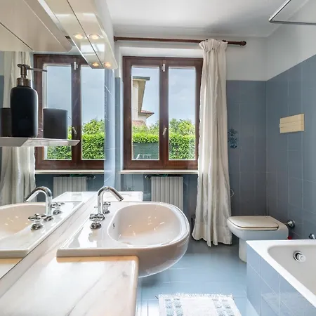 Holiday home 3 Bedroom Amazing In Desenzano del Garda